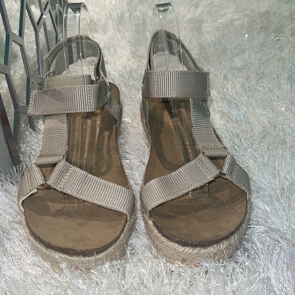 Cushionaire Women’s Summer Sandals, Velcro Strap, Size 10, NWT - Picture 9 of 16